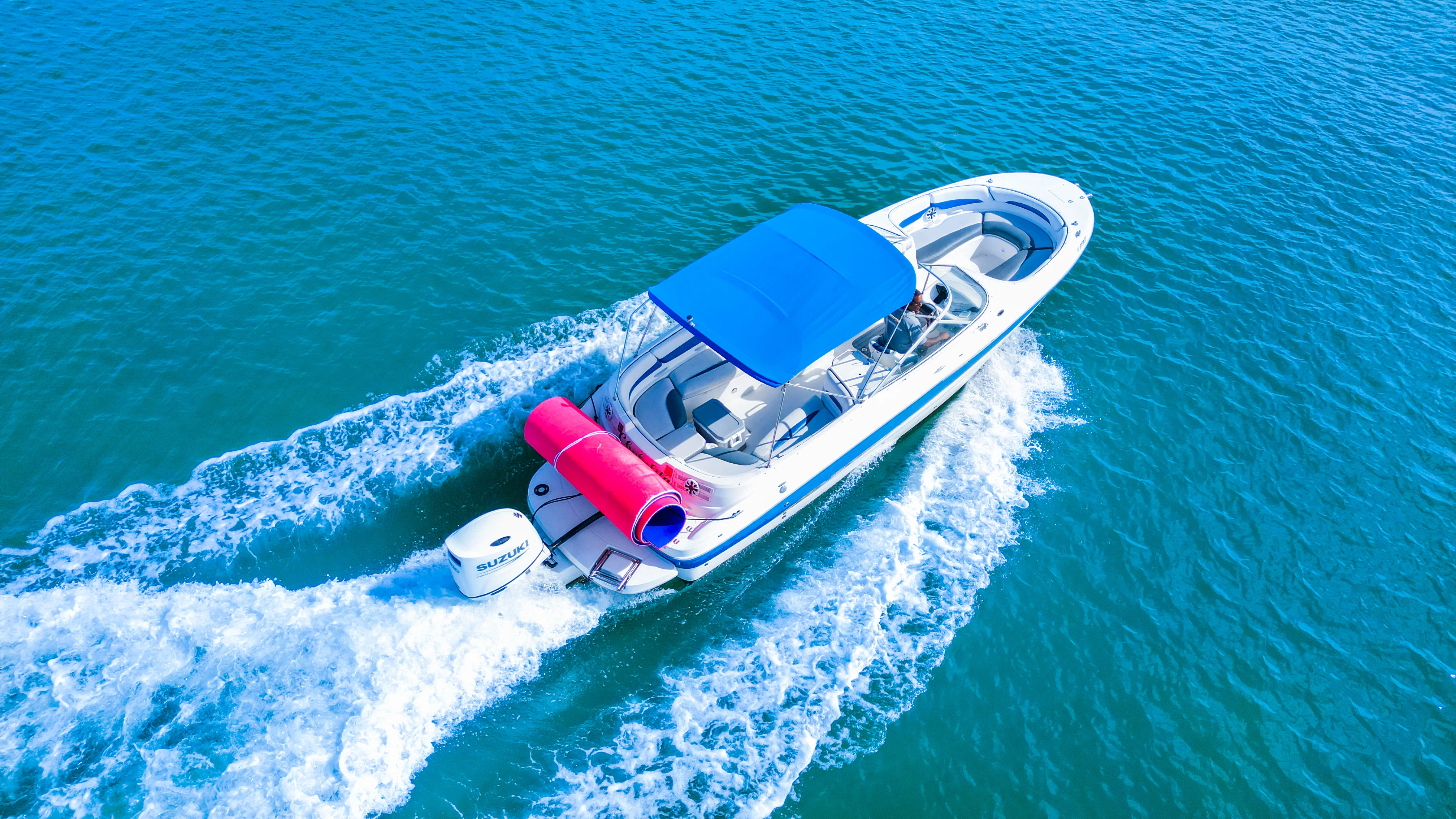 26ft Bayliner Max seating area